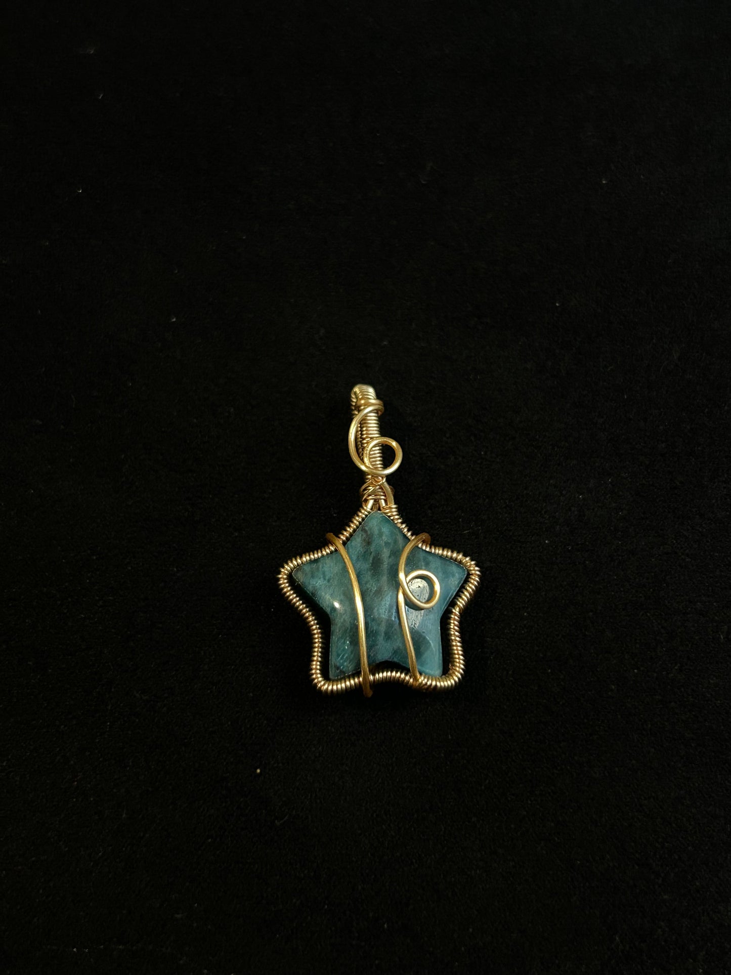 Apatite Star Pendant - Golden