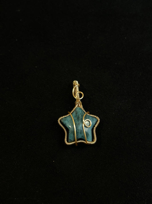 Apatite Star Pendant - Golden