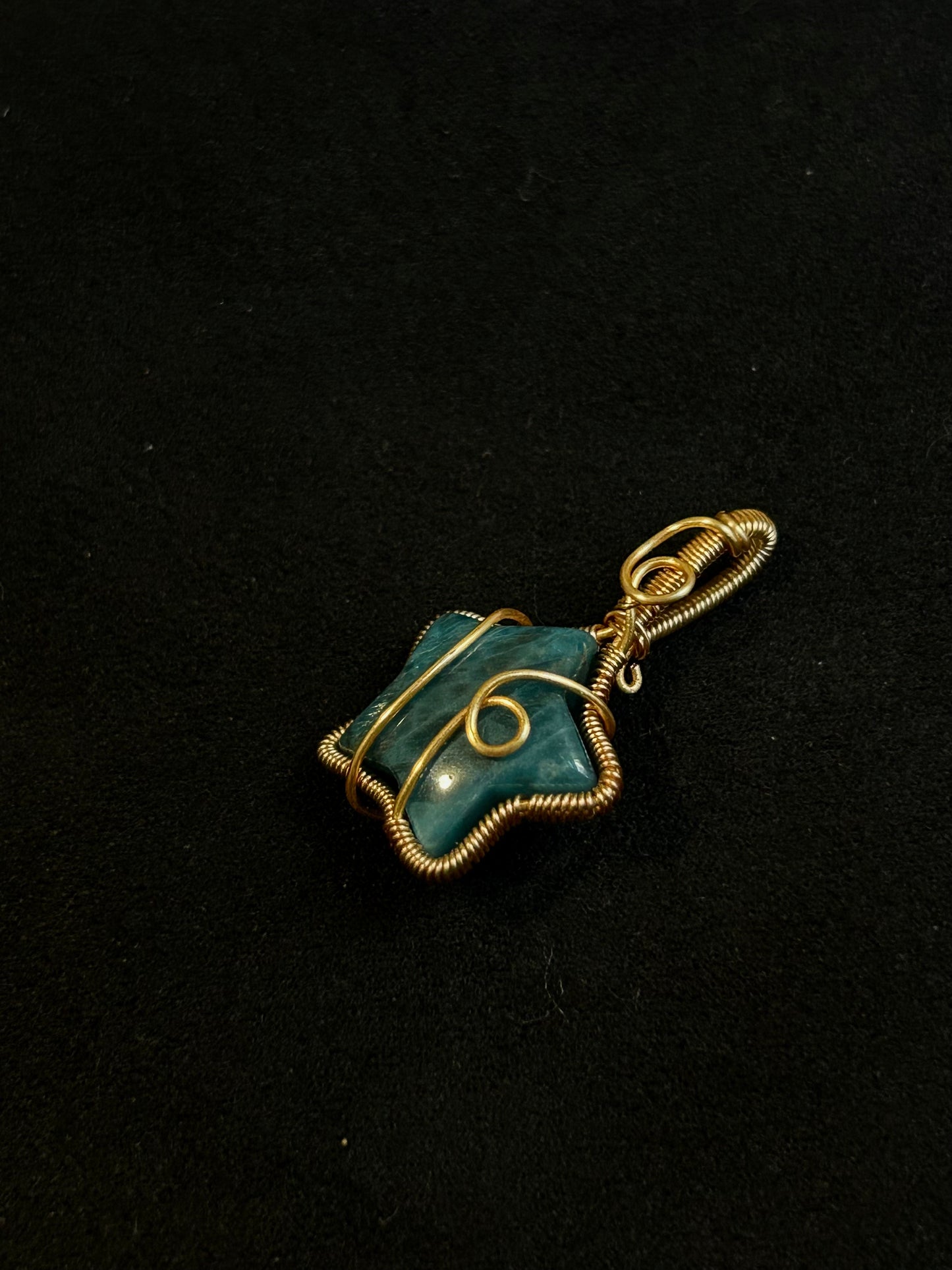 Apatite Star Pendant - Golden