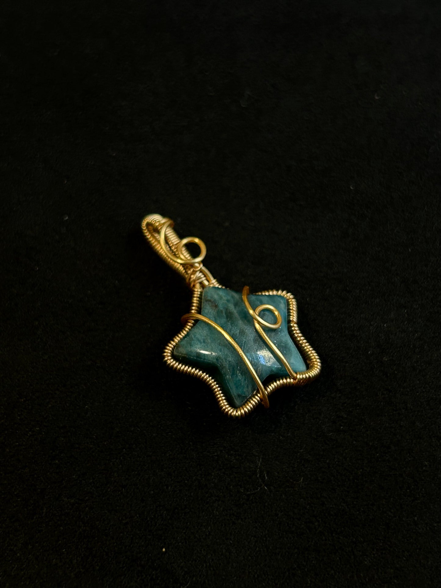 Apatite Star Pendant - Golden